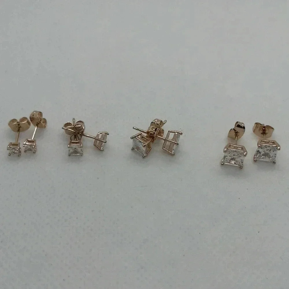 Stud  earring lot